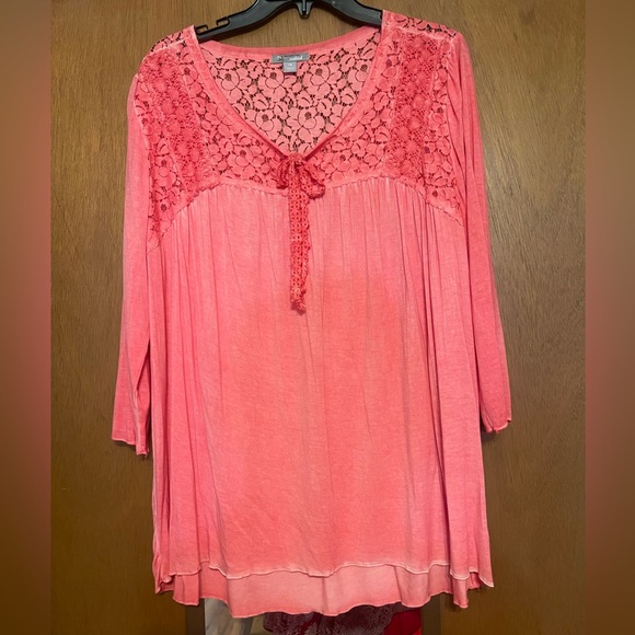 New Directions Woman top 1X. - Picture 1 of 10